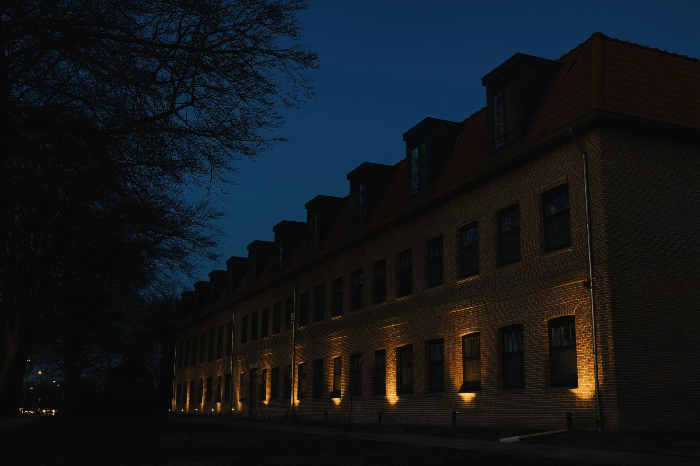 Zum ersten Mal wieder Licht hinter den Fenstern